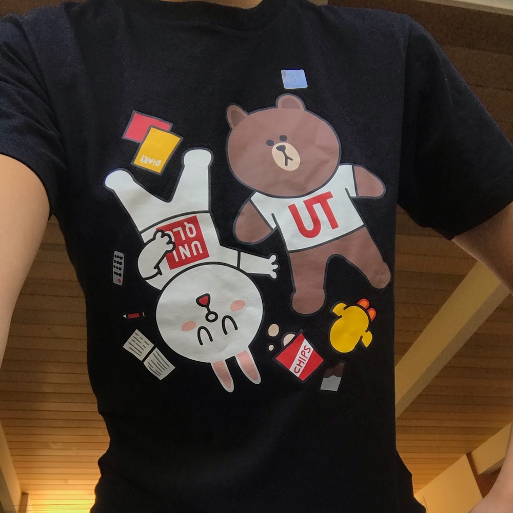 ❗️SOLD DO NOT BUY❗️UNIQLO CARTOON GRAPHIC T-SHIRT